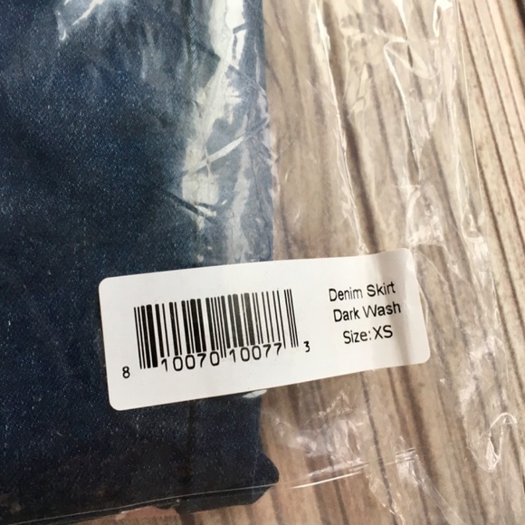 Evy’s Tree Denim Skirt in Dark Wash - NWT - Picture 5 of 8